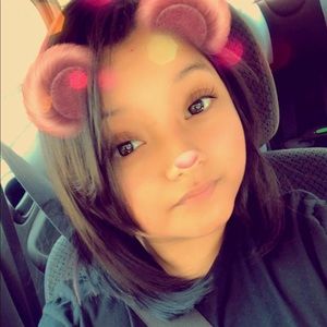 Meet your Posher, Nuvia